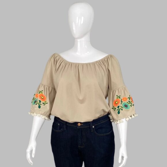 Umgee boho top with flared sleeves and embroidery - Picture 3 of 5